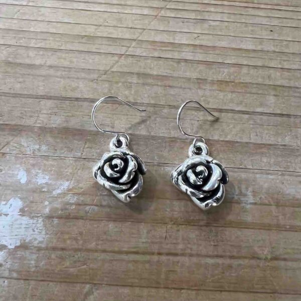 boucles d oreilles en forme de rose en argent 925