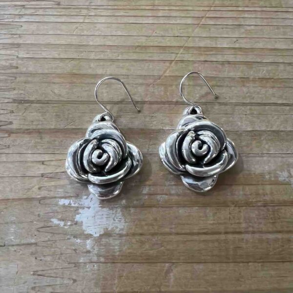 boucles d oreilles en forme de rose en argent 925